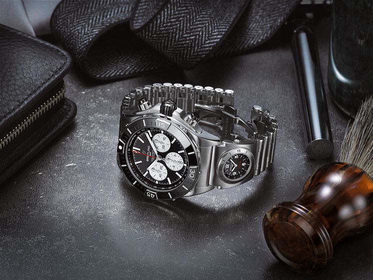 02_breitling-super-chronomat-b01-44-with-utc-module_ref.-ab0136251b1a2_web-use-1.jpg