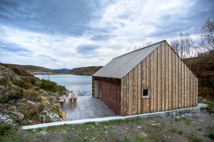 Traditionell norwegisches Bootshaus - Kebony Fassade