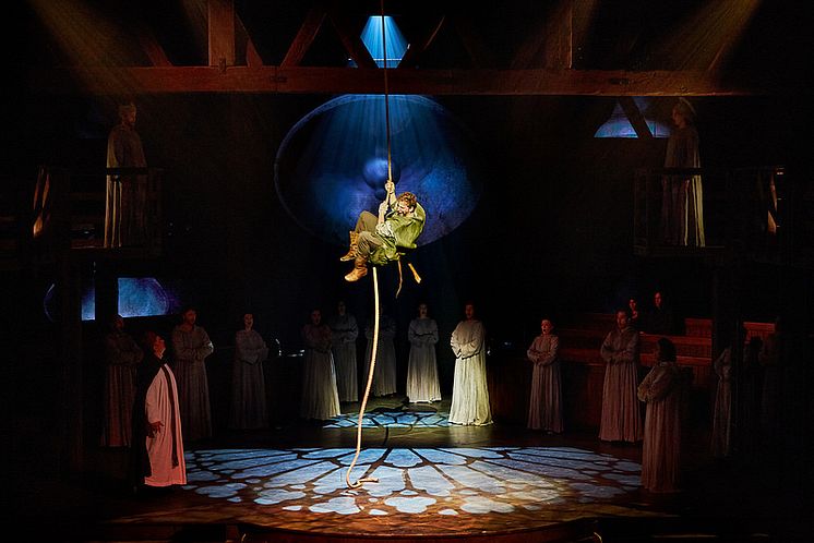 Disneys Ringaren i Notre Dame. Bild från Fredericia Teater. Foto Søren Malmose