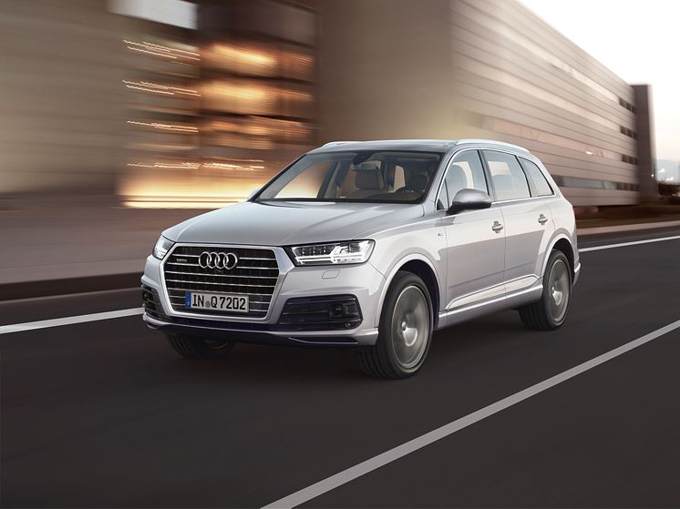 Audi Q7 front