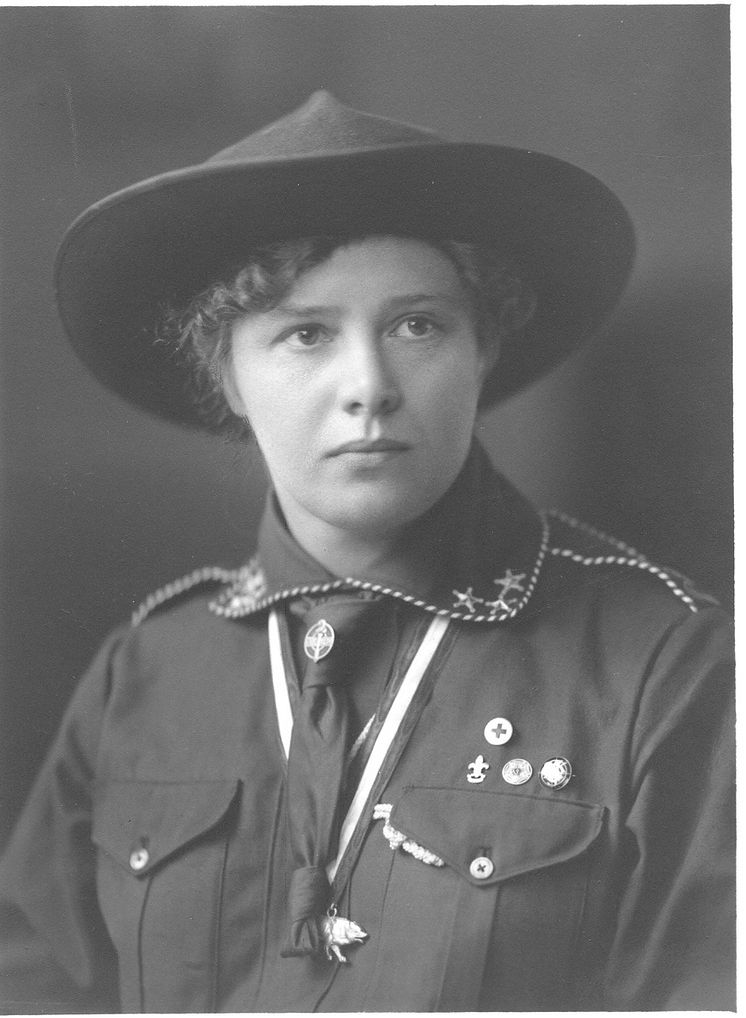 Emmy Gren Broberg som scout 1910-tal.jpg
