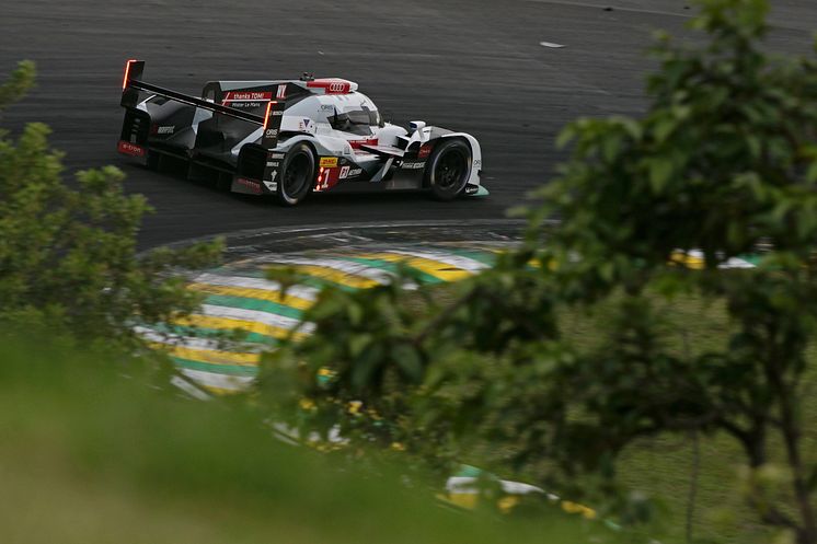 Audi R18 e-tron quattro #1 (Audi Sport Team Joest), Lucas di Grassi, Loïc Duval, Tom Kristensen