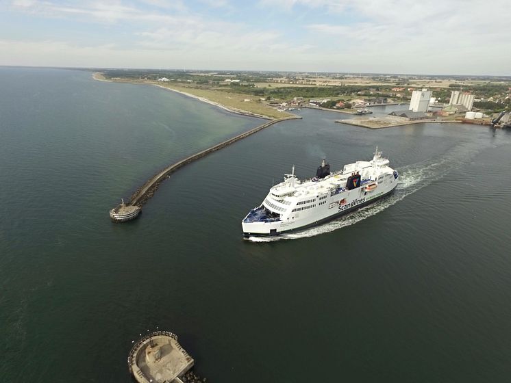 Scandlines' Hybridfähre "Prinsesse Benedikte" im Hafen von Rødby