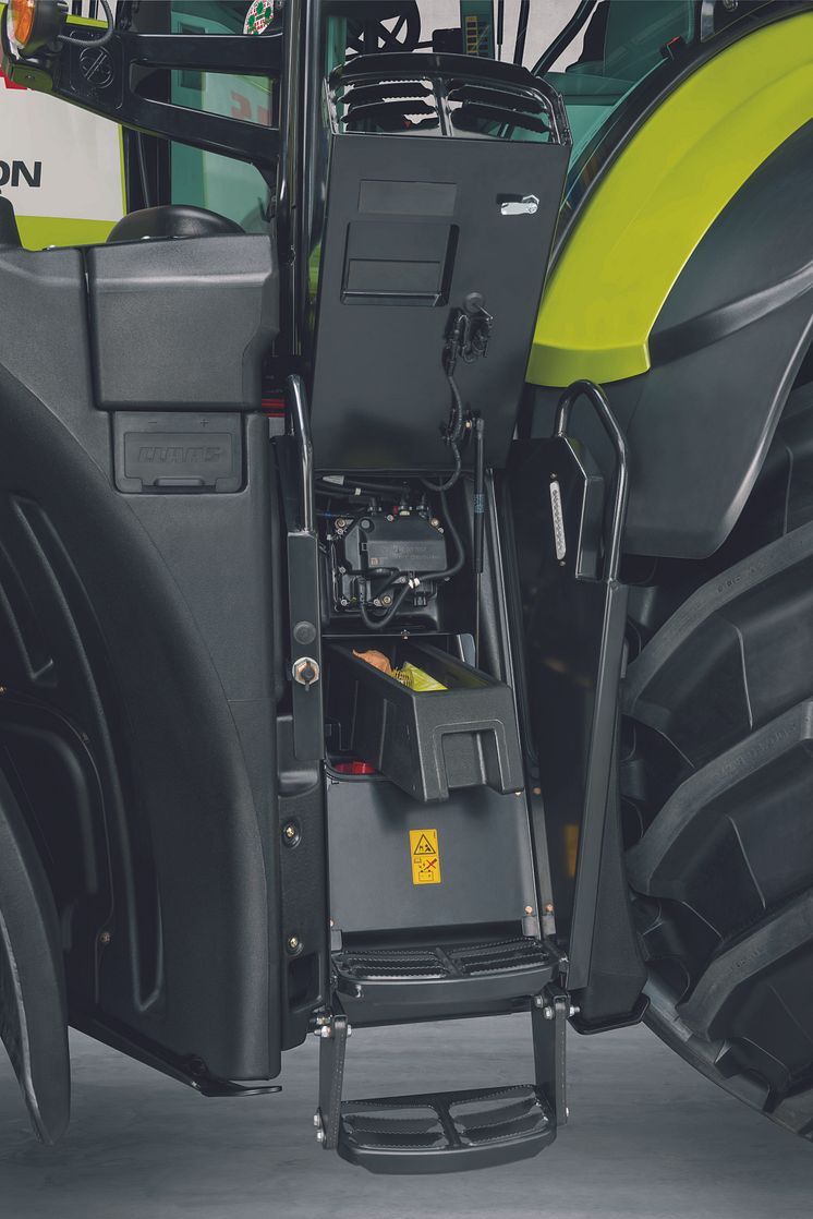 AXION 900