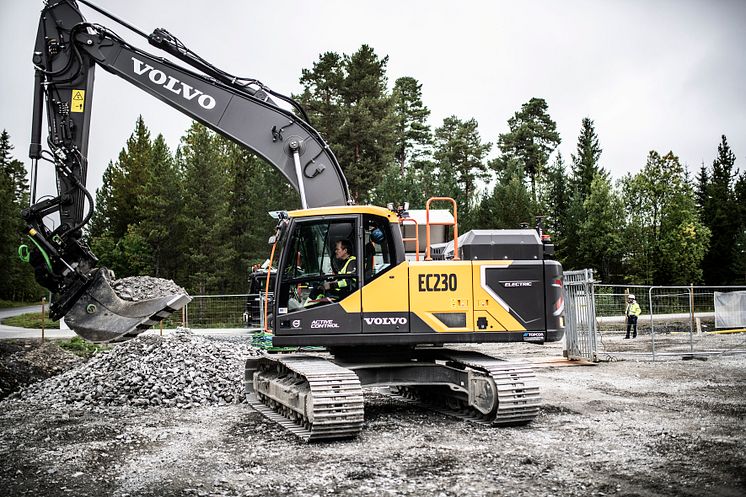 Volvo EC230 Electric i arbete på Ottfjället