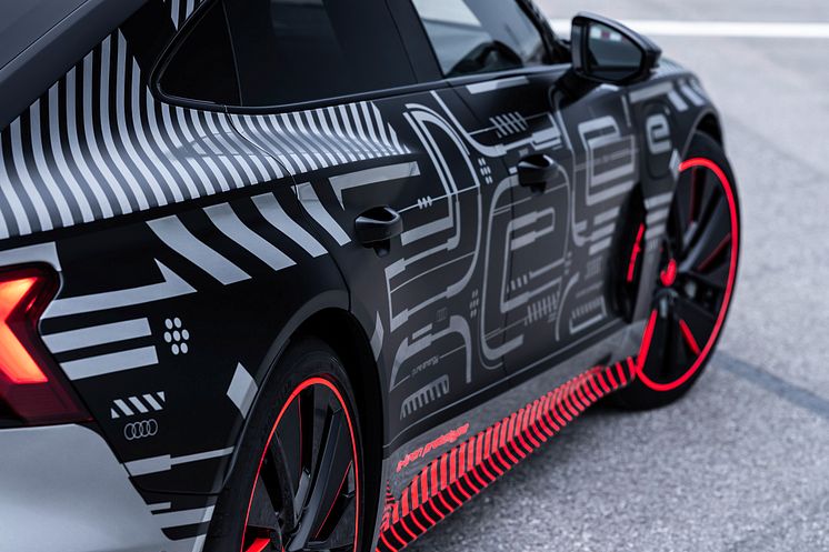 Audi e-tron GT concept (camouflage)