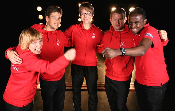 Fællesbillede af danske atleter til Special Olympics