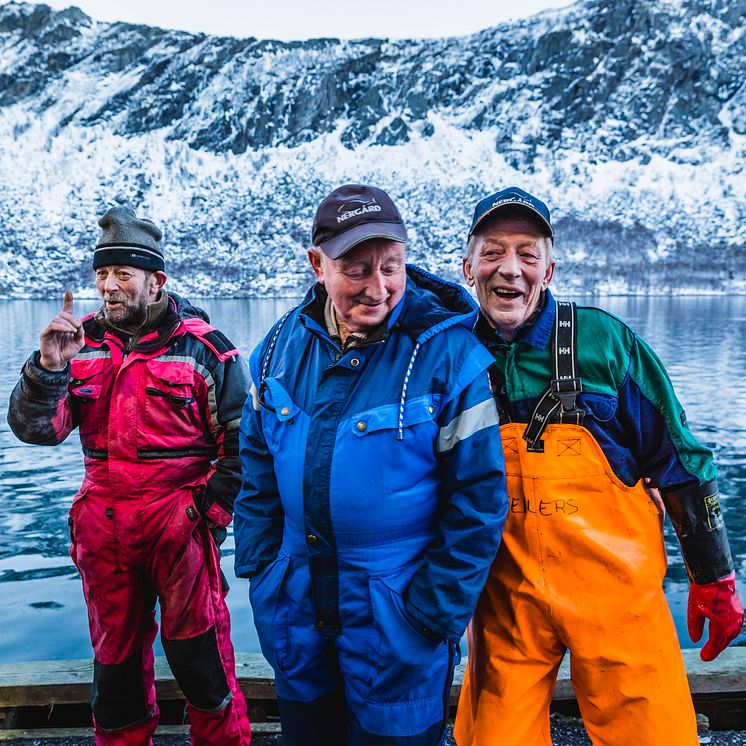 Auch für die Skrei-Fischer keine alltägliche Fahrt. So viele Sterneköche und den Kronprinzen raus auf Meer mitzunehmen - eine große Ehre für sie.