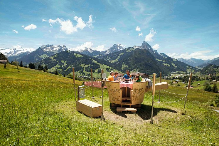 Gstaad-Schönried, Fondue-Caquelon Schlittmoos ©Schweiz Tourismus / Marco Felix