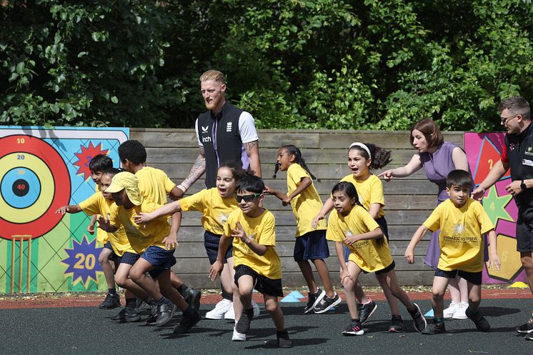 Ben Stokes at Hawthorn Primary School 4.jpg