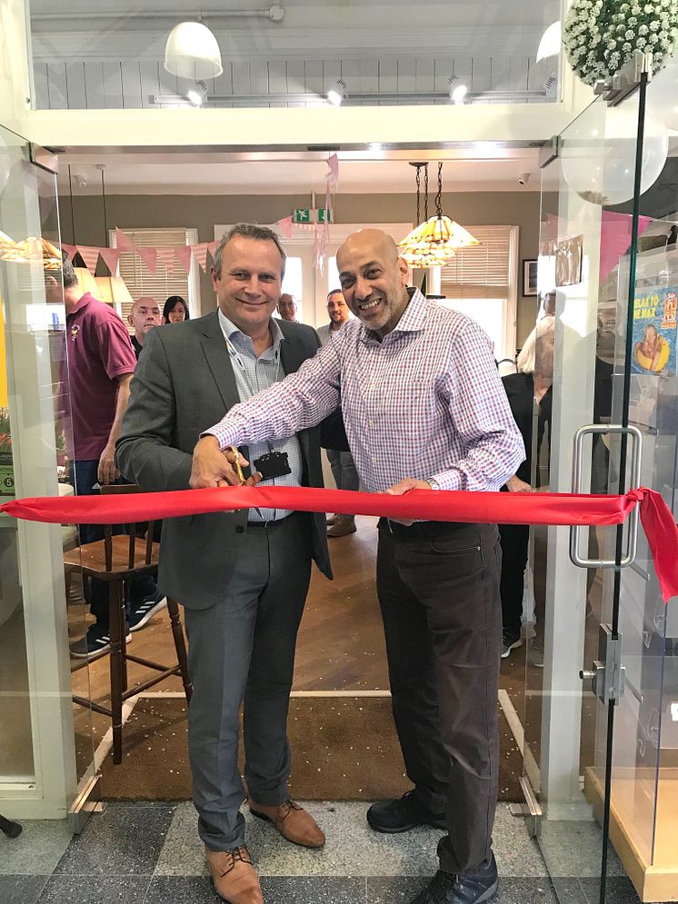 St Neots coffee shop - ribbon cutting