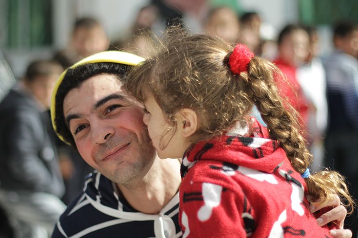 Clowner skapar hopp hos Syriens barn