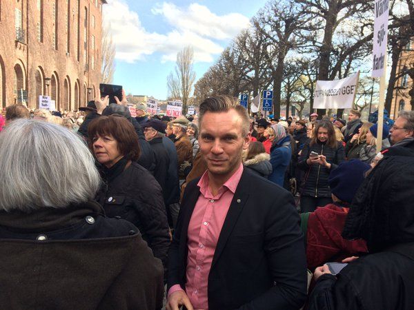 Erik Slottner på demonstration mot Nobel Center