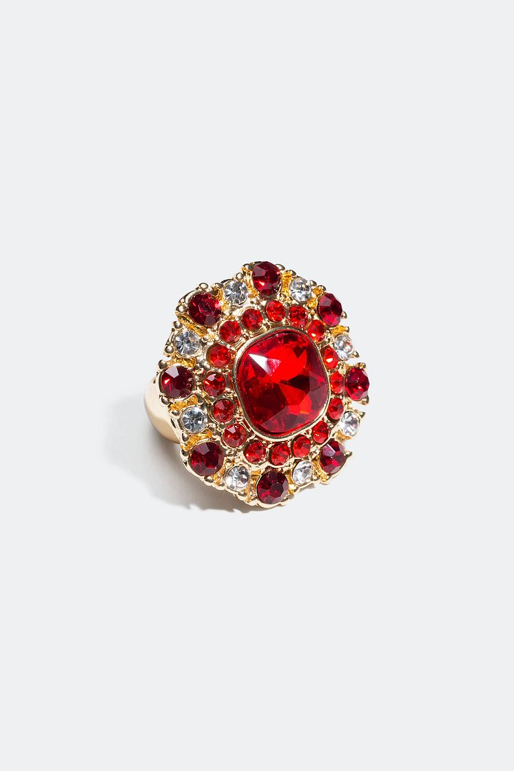 Statement ring with glass stones