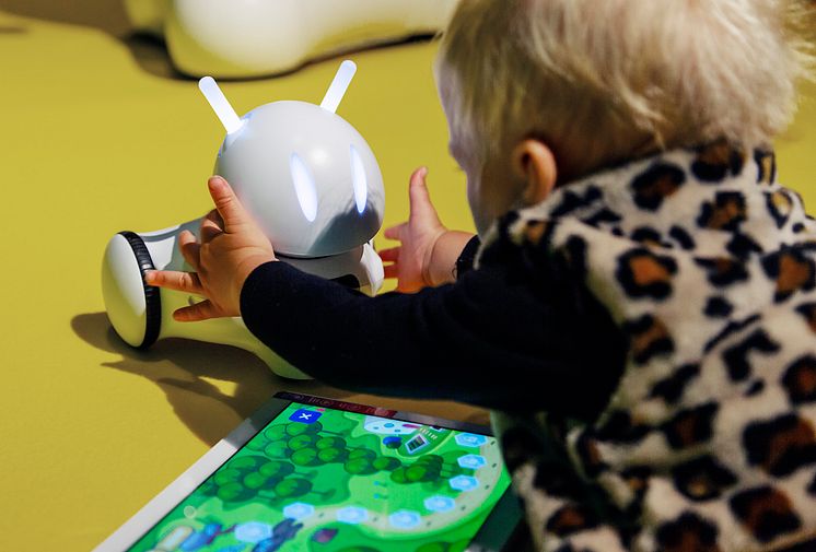 Programmera en robot i Tekniska museets Robot Zone