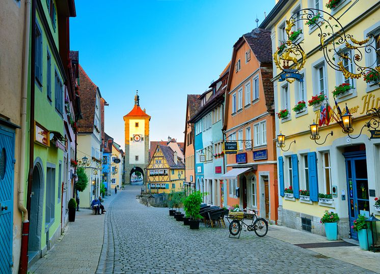 Rothenburg ob der Tauber_Rothenburg_o._d._Tauber_Plönlein_mit_Siebersturm,_Straße_der_Romantik