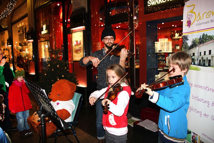 Der Bärenherz-Weihnachtsstand: Eine gelungene Veranstaltung in der Mädler-Passage