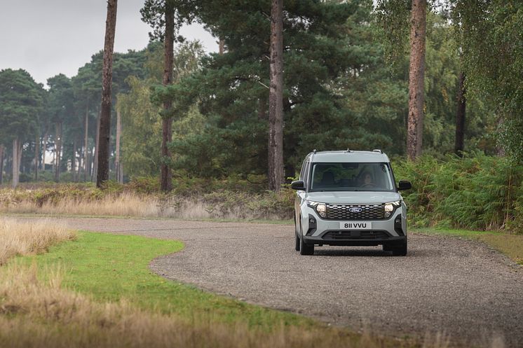 2024_FORD_E-Tourneo_Courier_01.jpg