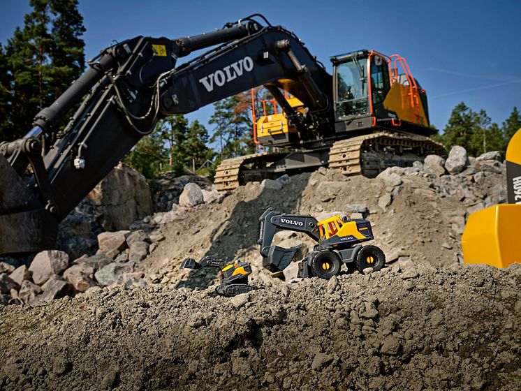 Volvo CE och Dickie Toys