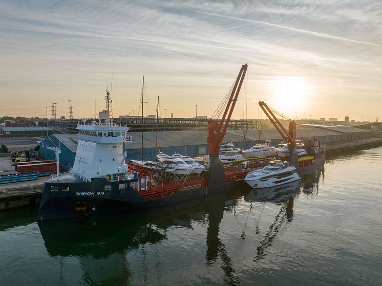 Yachts_Loading_Southampton_100922