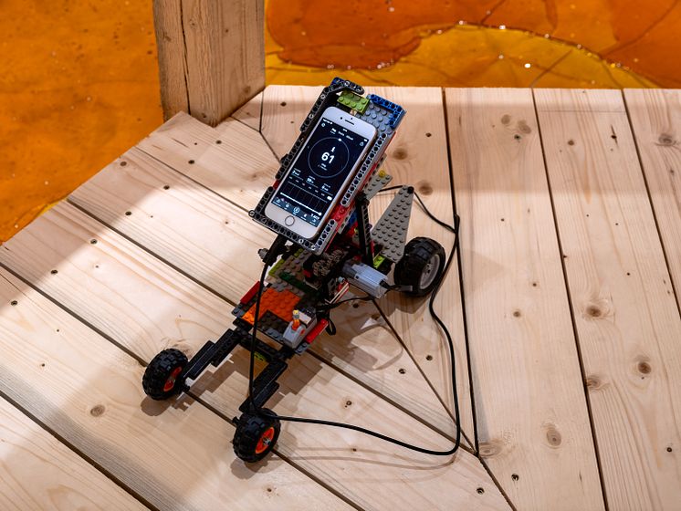 Lego Pedometer Cheating Machines (2019) Foto_ Jean-Baptiste Béranger.jpg