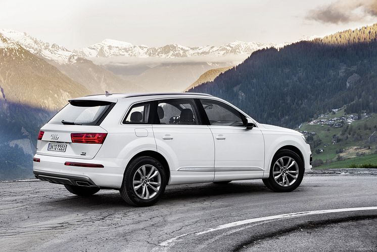 Audi Q7 ultra 3.0 TDI quattro Tofana White