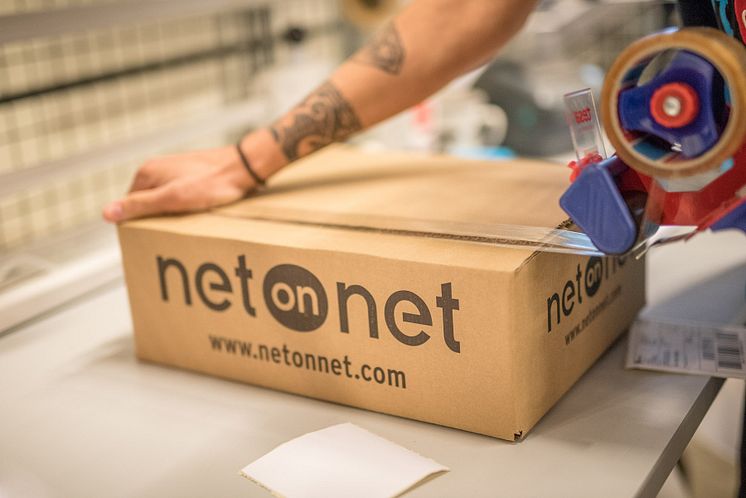 Paket från NetOnNet snart på väg! 