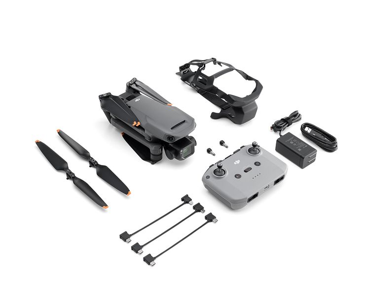 DJI Mavic 3 Classic - In the Box (2 of 2)