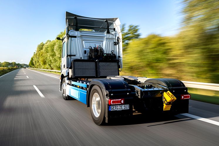 Mercedes-Benz eActros 300