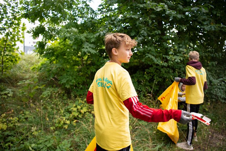 KFS21 Enskede Fotboll P08 blå plastskräp DSC_9337