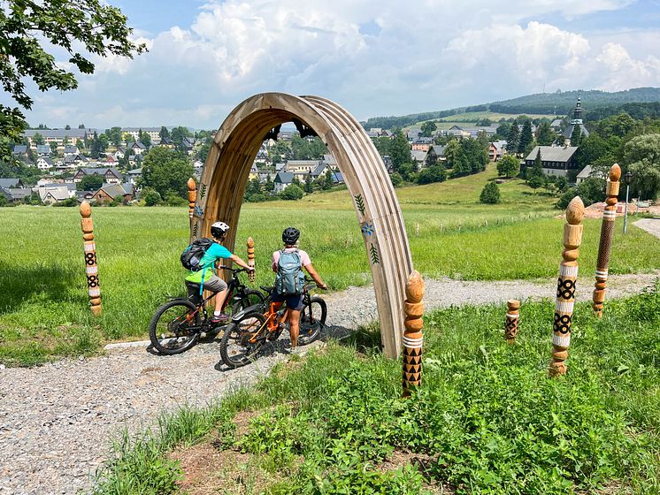 BLOCKLINE Portal Seiffen_ Foto TVE_ in den Bergen