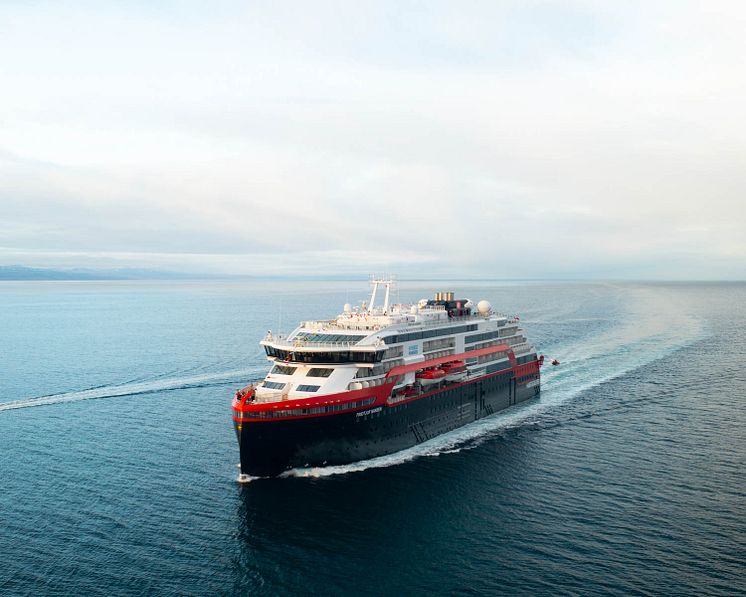 MS Fridtjof Nansen naming_approaching Svalbard.jpg