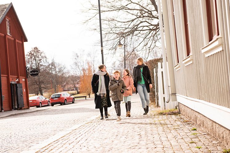 Promenad i kvarteret Vågen