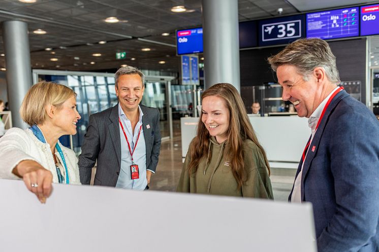 finavia_helsinki_airport_norwegian_celebration_8425