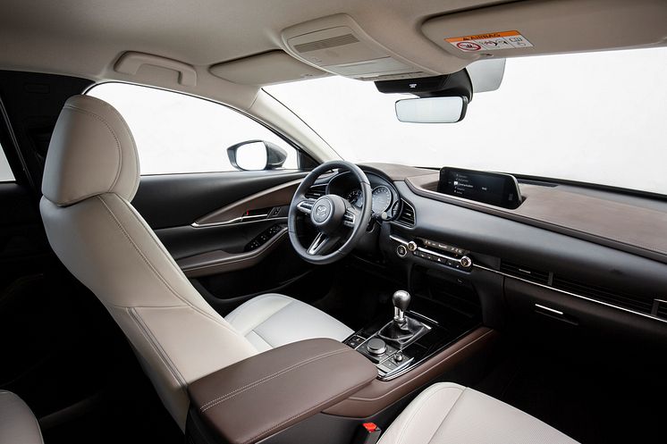 Mazda_CX-30_Girona2019_Interior_25_white_leather_Skyactiv-X_model_hires