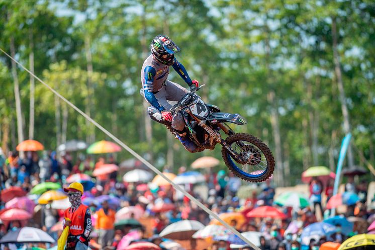 2019071502_008xx_MXGP_Rd12_トヌス選手_4000