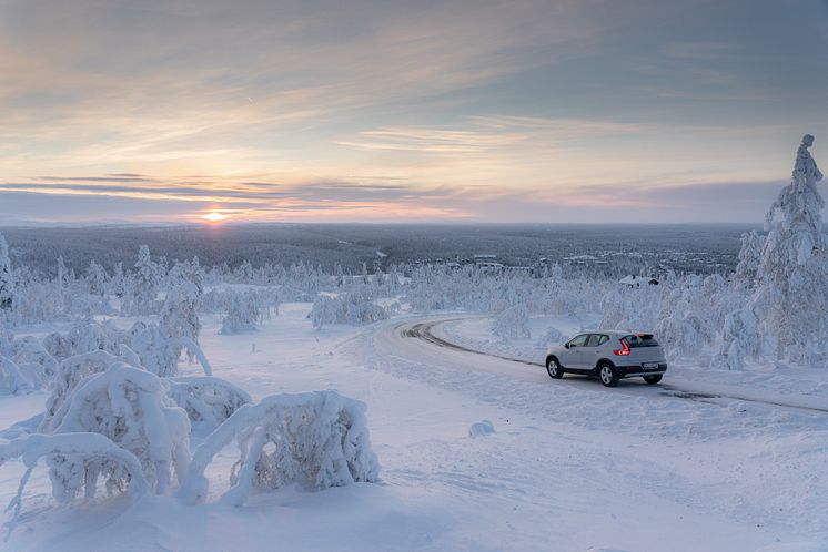 Car+with+Nokian+Tyres+winter+tires+in+snowy+landscape.jpg