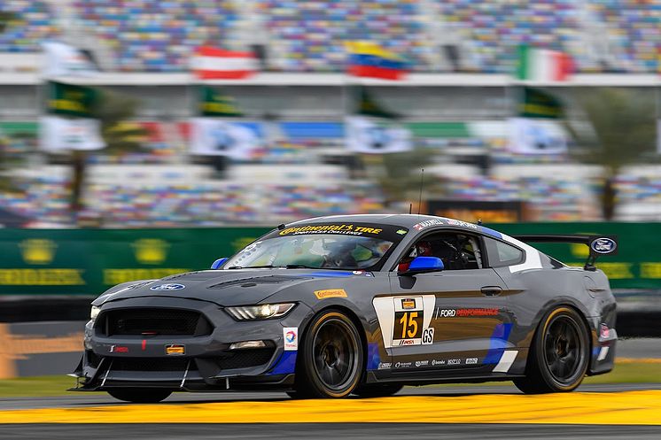 Mustang GT4 race