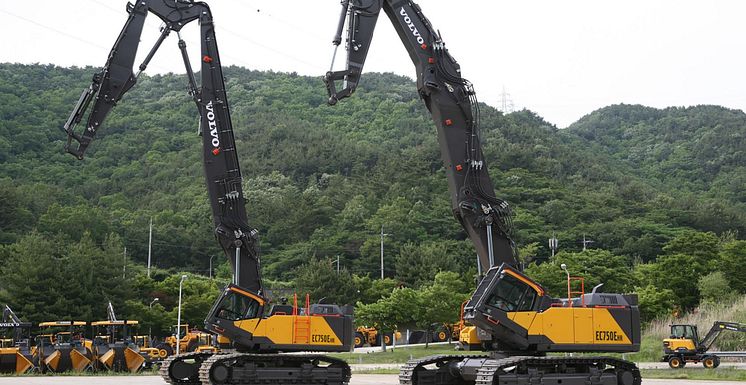 Volvo EC750E High Reach - höjdrivare