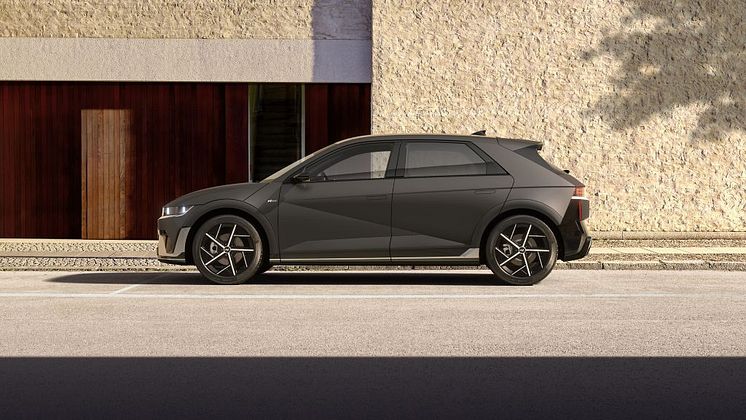 hyundai-ioniq-5-n-line-exterior-electronic-gray-matted-0624-03_wid_1024_bfc_off.jpg