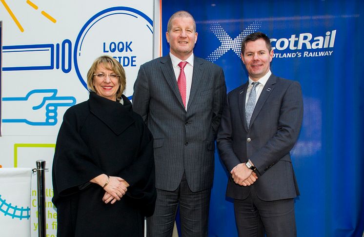 Faster, Longer, Greener ‘train’ unveiled at Edinburgh Waverley