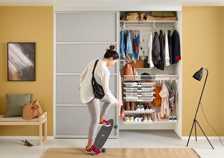 Elfa-closet-slidingdoors-hallway-1a_HIRES.jpg