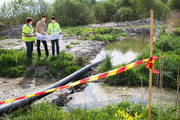 Leif Rehnberg, verksamhetschef för Vatten och avlopp på Örebro kommun, tillsammans med medarbetare