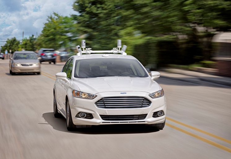 A Ford célja, hogy 2021-re megalkossa a telekocsi-szolgáltatásra alkalmas önjáró autót; a vállalat új technológiai cégekbe ruház be, és megduplázza a szilícium-völgyi csapat létszámát