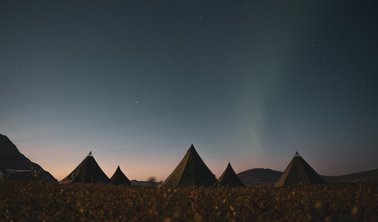 Soft Northern lights & Lavvo