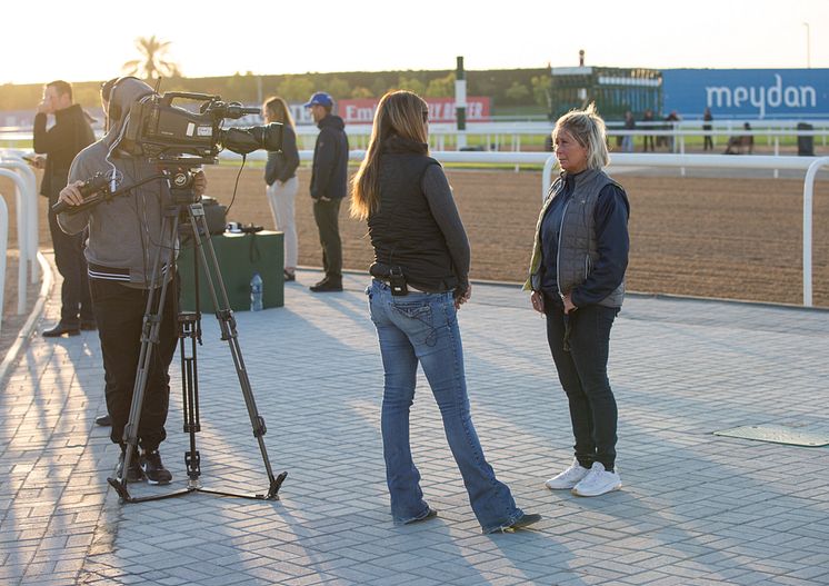 I Kirks tränare Susanne Berneklint intervjuas i Dubai