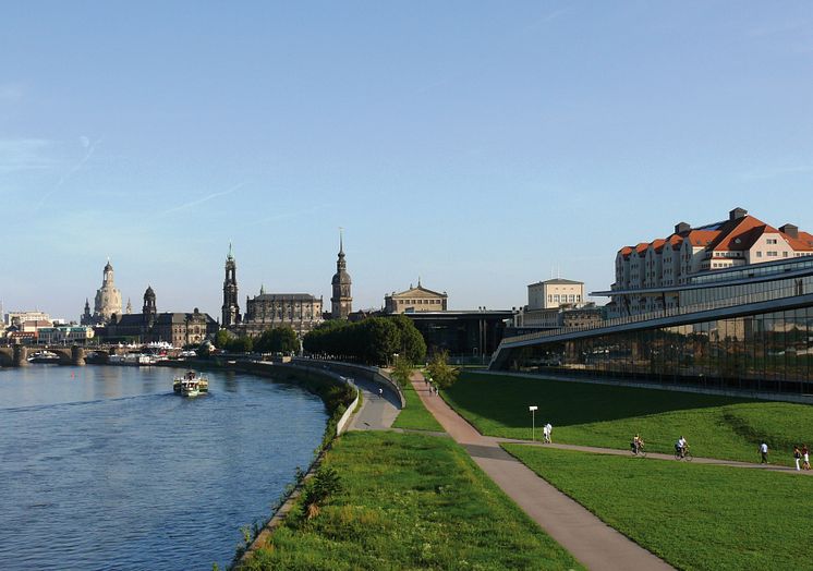 Direkt am Elbufer: Das Maritim Hotel Dresden