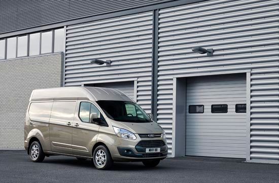 Nye Ford Transit Custom med høyt tak