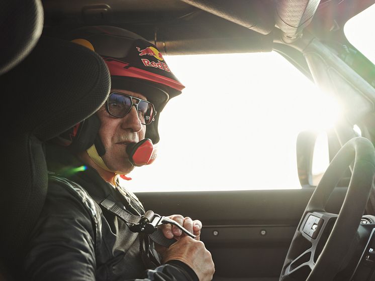DEFENDER_RALLY_STEPHANE_PETERHANSEL_03.jpg