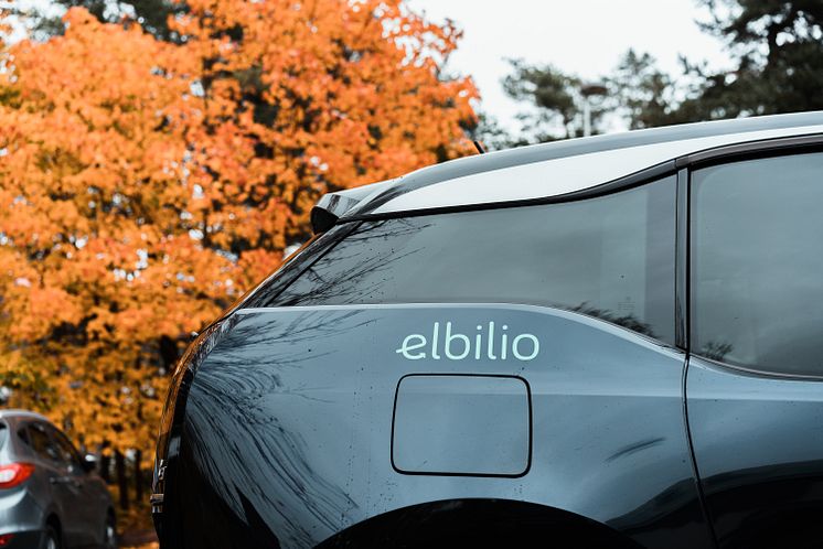 BMW och Elbilio inviger elbilspool i Bagarmossen